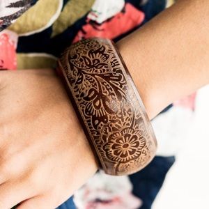 Beach Retreat Wooden Etched Bracelet